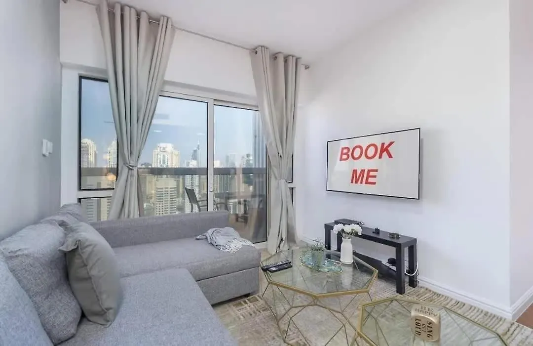 Stunning 2 Bed Great Metro Access Apartamento Dubai