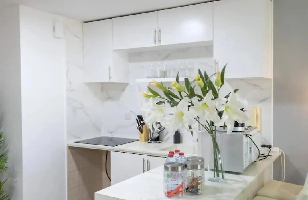 Stunning 2 Bed Great Metro Access Apartamento Dubai