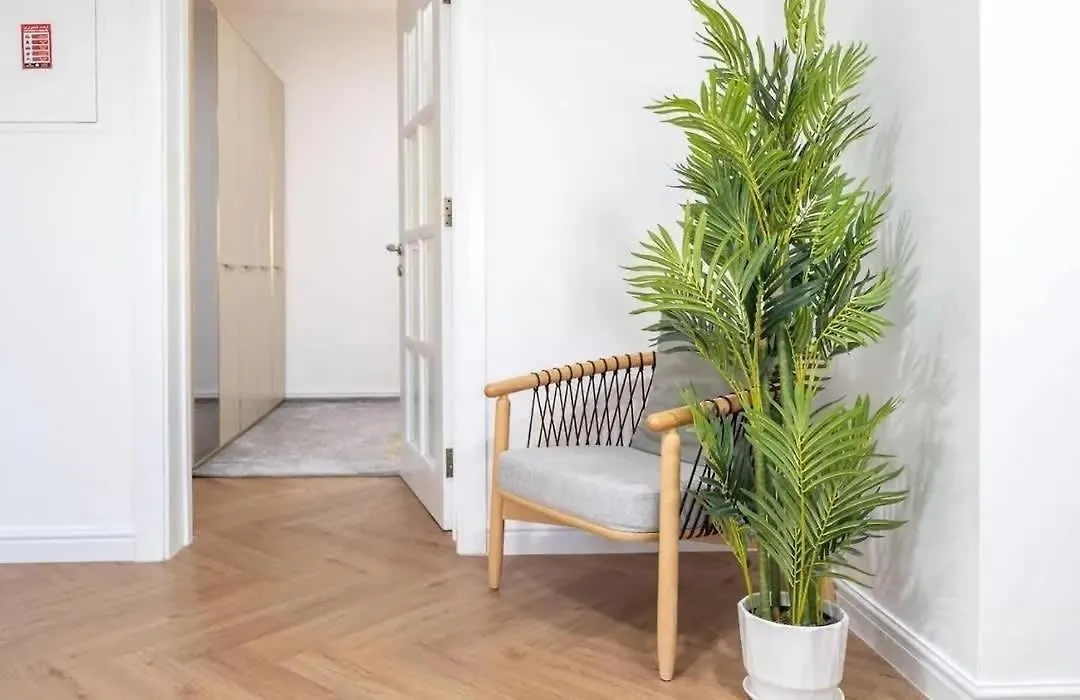 Stunning 2 Bed Great Metro Access Apartamento Dubai