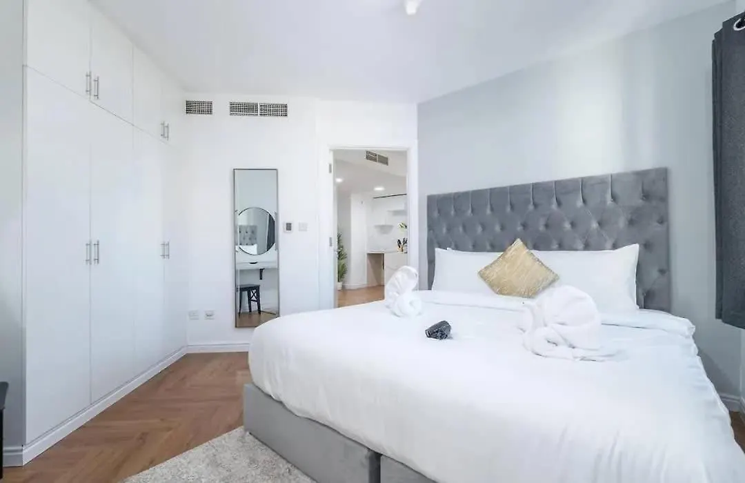Stunning 2 Bed Great Metro Access Apartamento Dubai Emirados Árabes Unidos