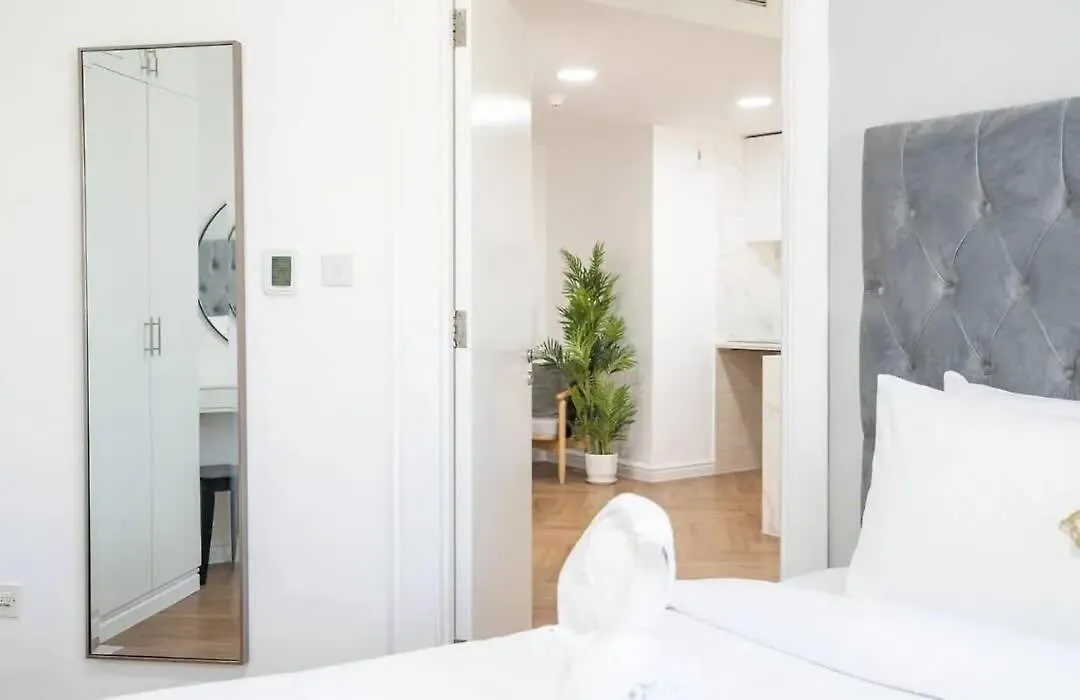 Stunning 2 Bed Great Metro Access Apartamento Dubai Emirados Árabes Unidos