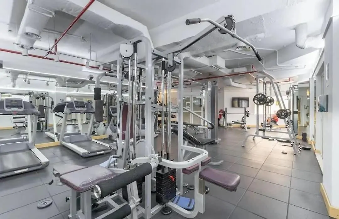 Stunning 2 Bed Great Metro Access Apartamento Dubai